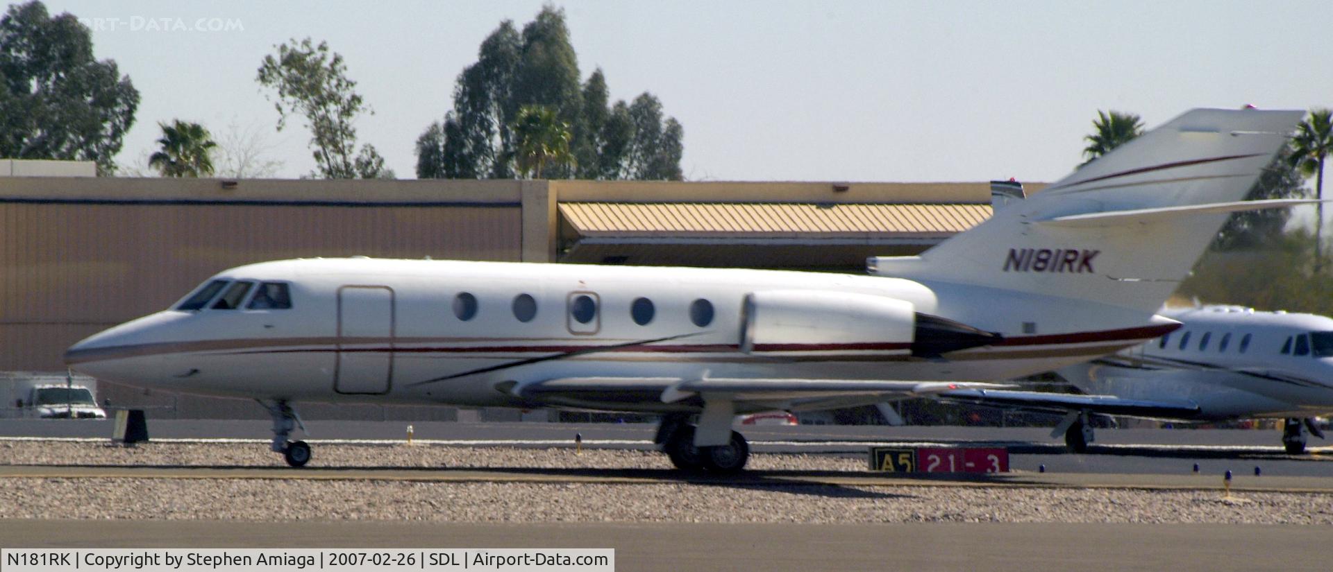 N181RK, 1991 Dassault Falcon 200 (20H) C/N 515, Falcom Taxiing to the Active