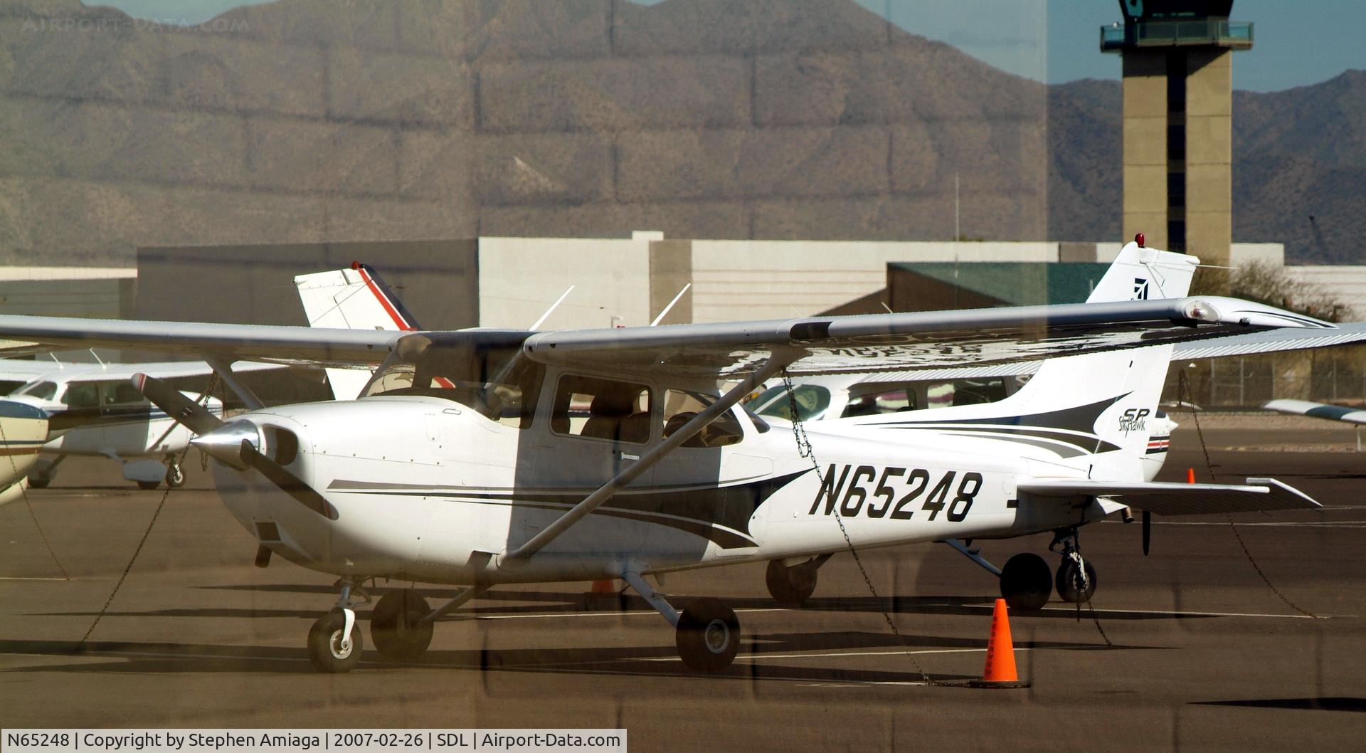 N65248, 2004 Cessna 172S C/N 172S9689, Skyhawk on the ramp
