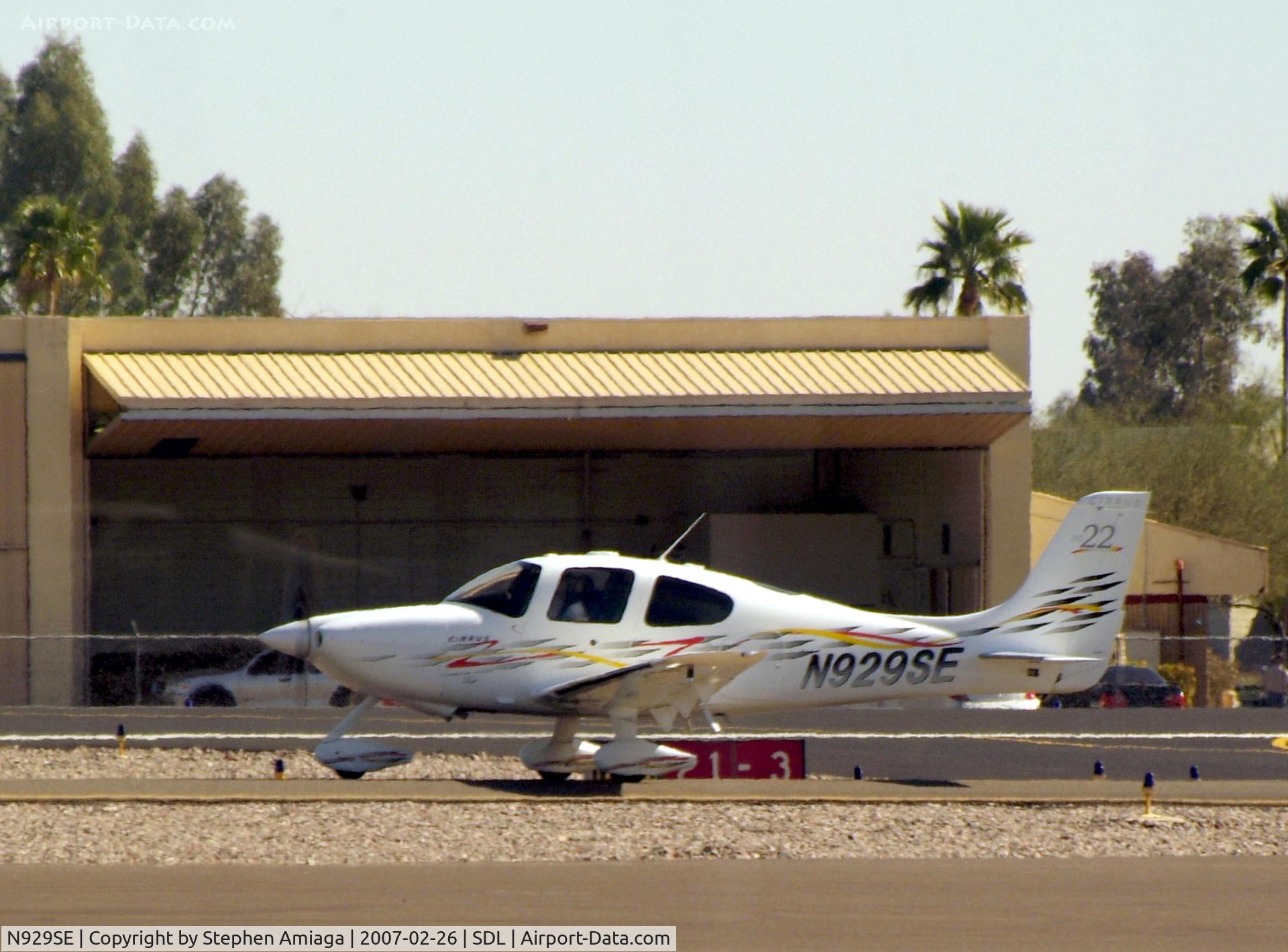 N929SE, 2006 Cirrus SR22 C/N 2244, Cirrus taxiing