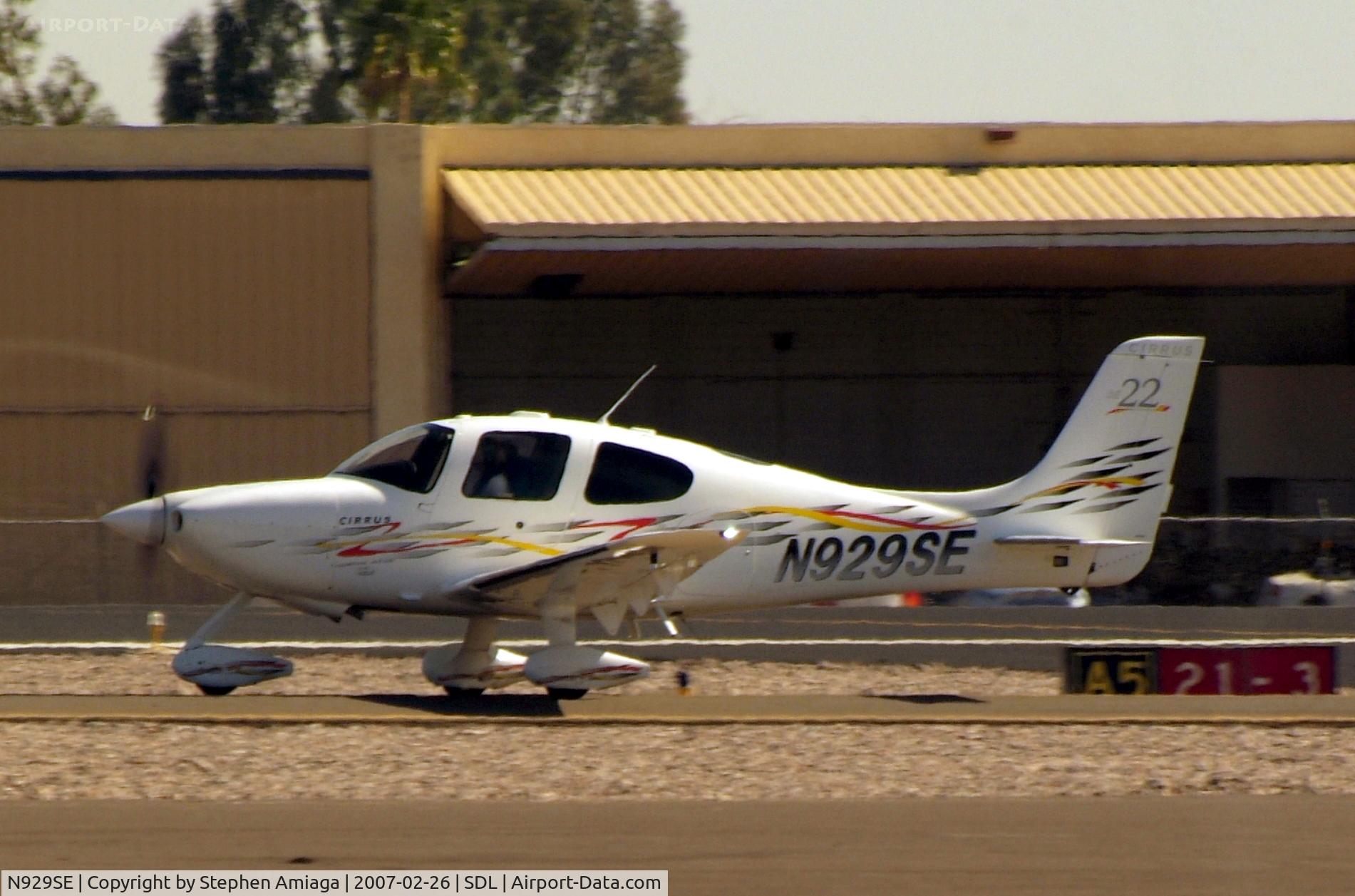 N929SE, 2006 Cirrus SR22 C/N 2244, Cirrus taxiing
