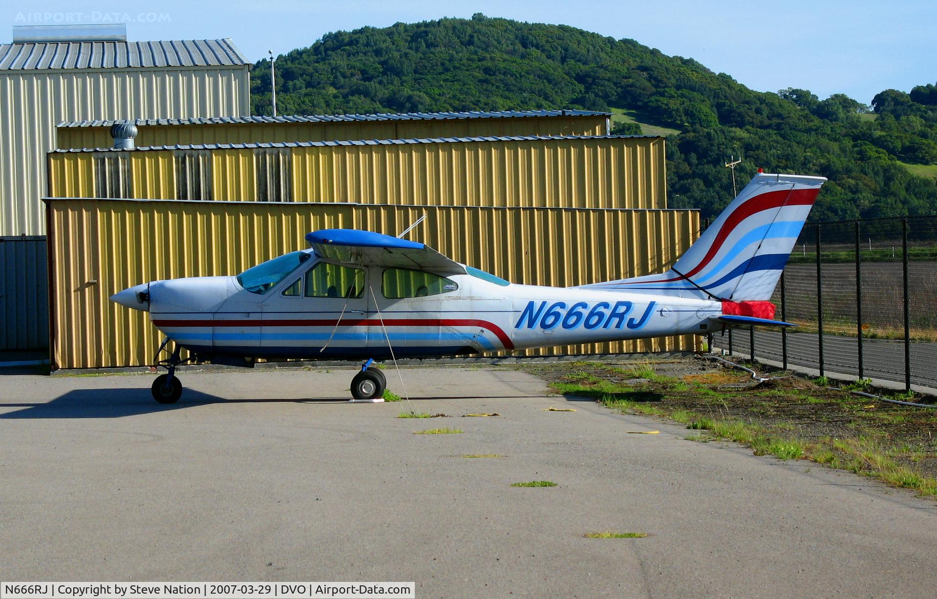 N666RJ, 1976 Cessna 177RG Cardinal C/N 177RG0902, Candy-cane striped 1976 Cessna 177RG @ Gnoss Field (Novato), CA