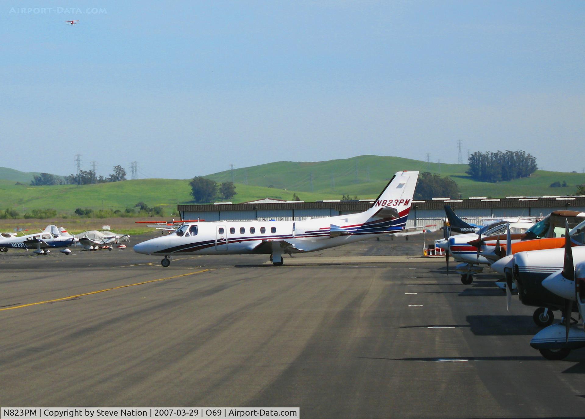 N823PM, 2003 Cessna 550 C/N 550-1064, TBN Group 2003 Cessna 550 rolling @ Petaluma, CA