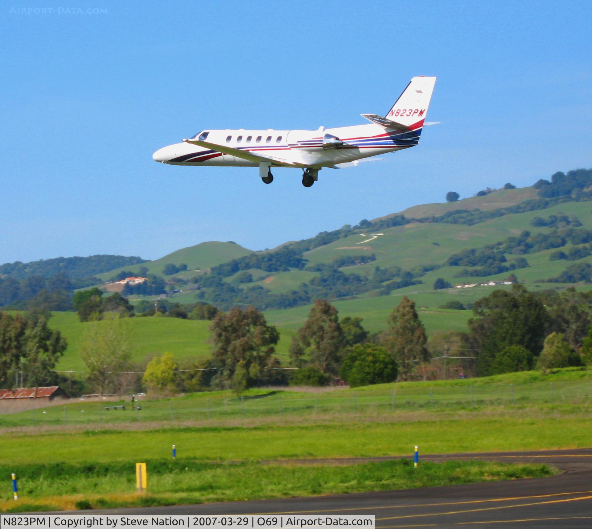 N823PM, 2003 Cessna 550 C/N 550-1064, TBN Group 2003 Cessna 550 gear-up and leaving @ Petaluma, CA