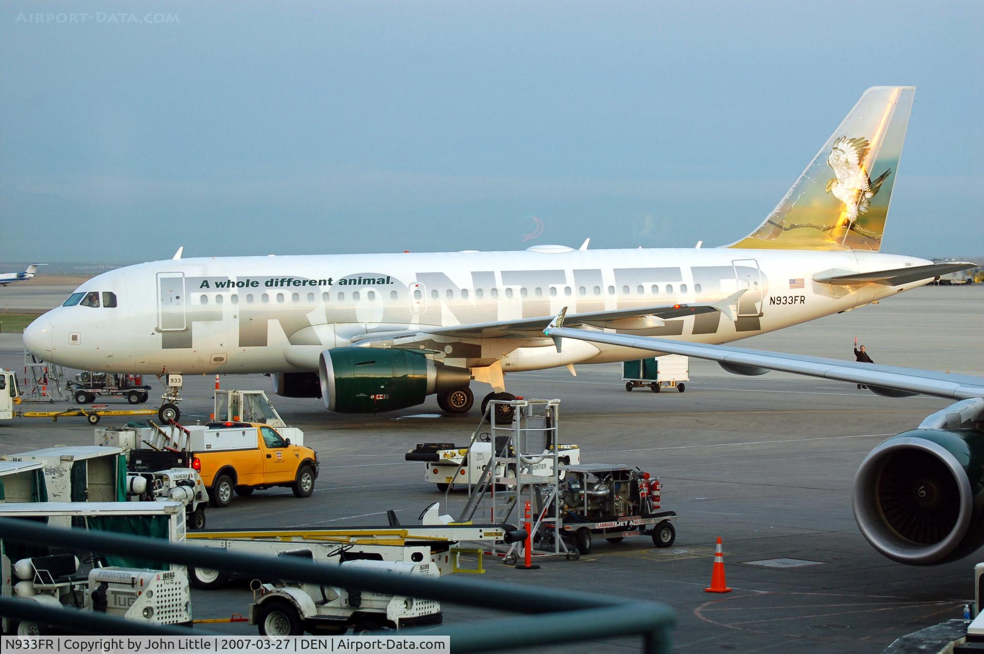 N933FR, 2004 Airbus A319-111 C/N 2260, Ready for Push Back, Sky a bit brigher at DIA