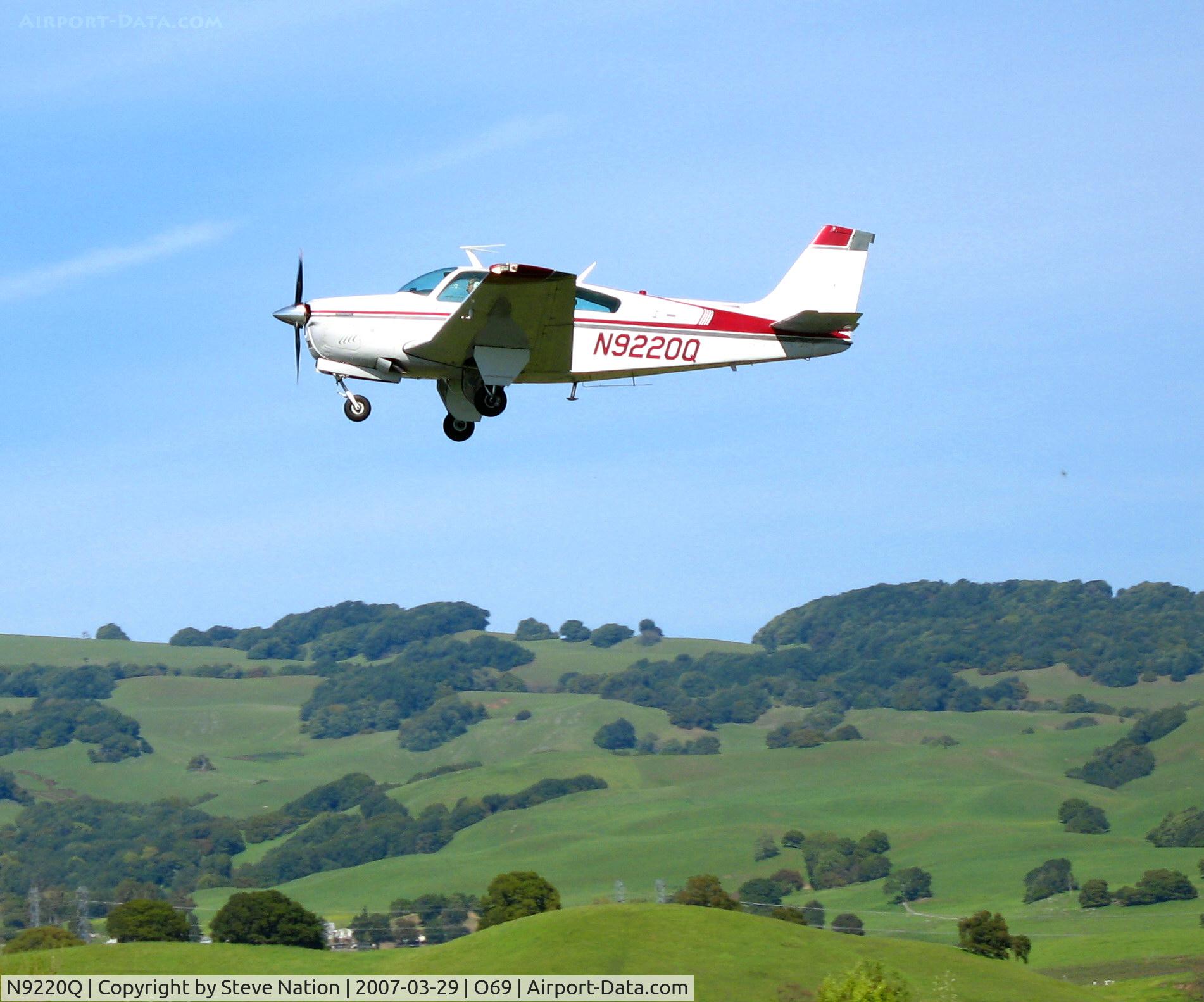 N9220Q, 1971 Beech G33 C/N CD-1255, 1971 Beech G33 Bonanza climbing out @ Petaluma, CA
