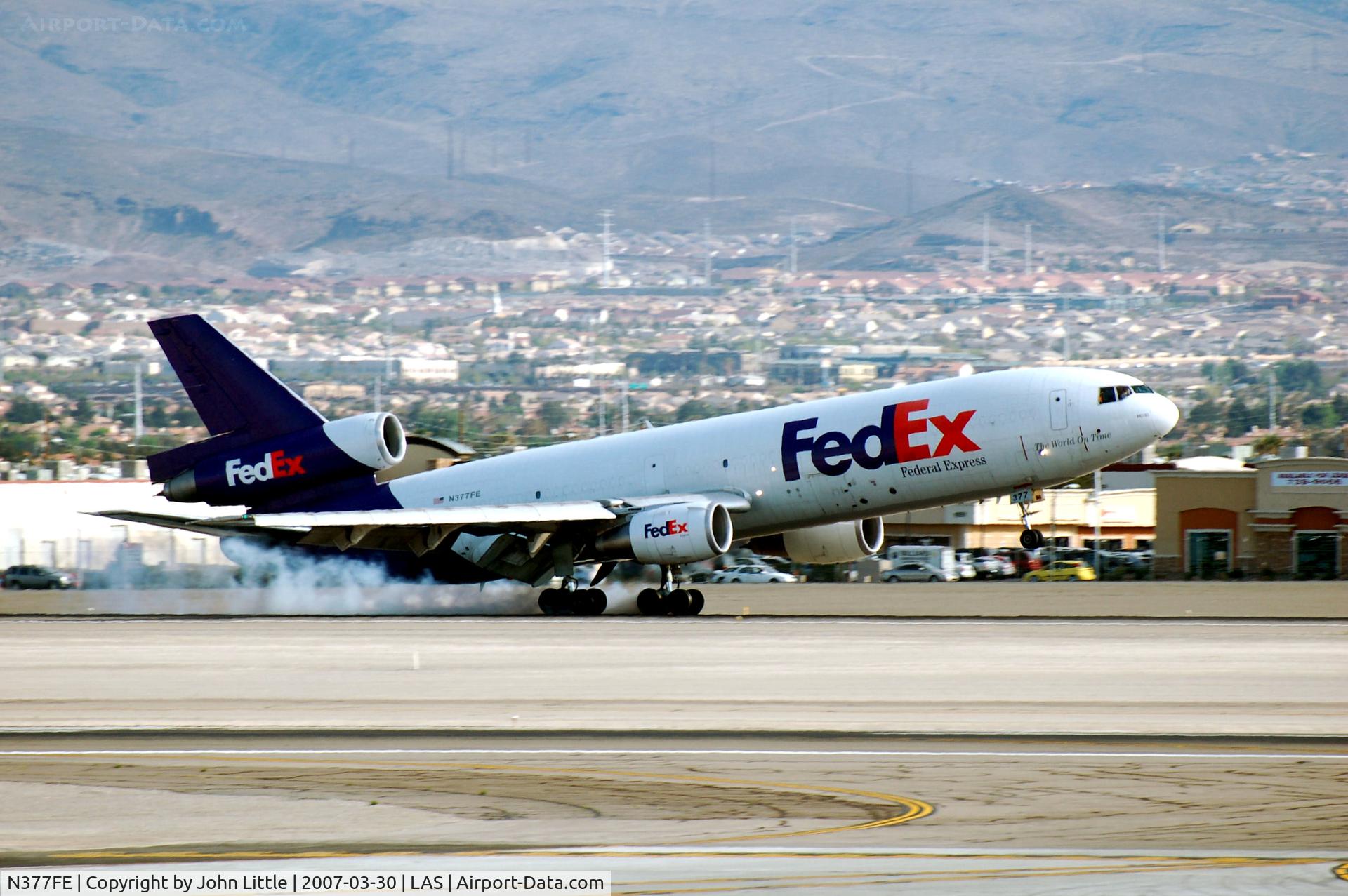 N377FE, 1972 McDonnell Douglas MD-10-10F C/N 47965, FEDEX jet touching down at McCarran