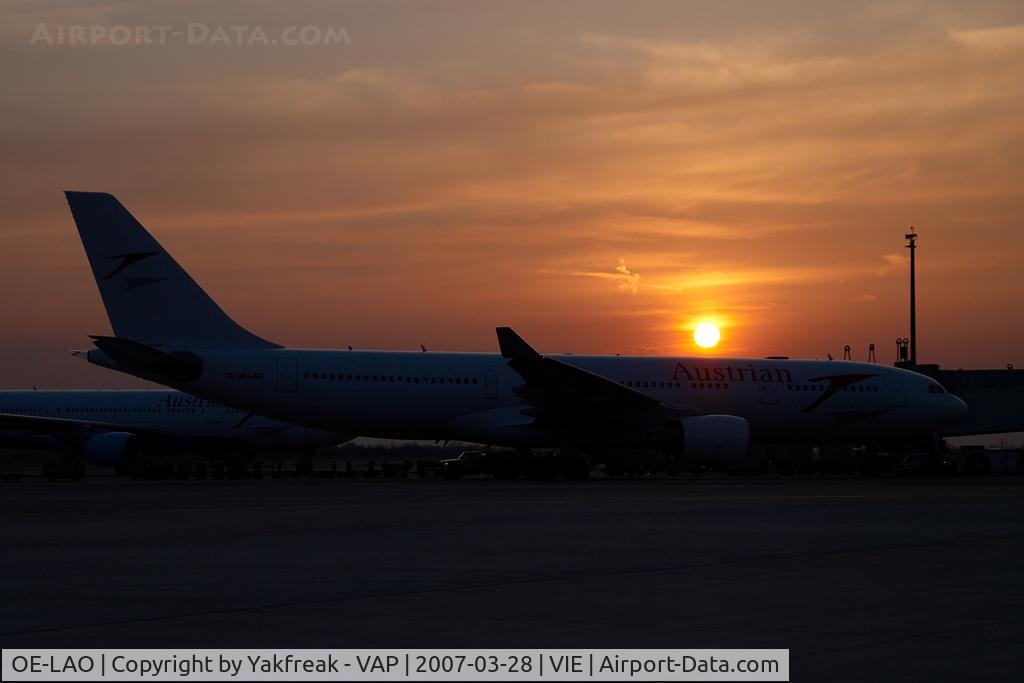 OE-LAO, 2000 Airbus A330-223 C/N 181, Austrian Airlines Airbus 330-200