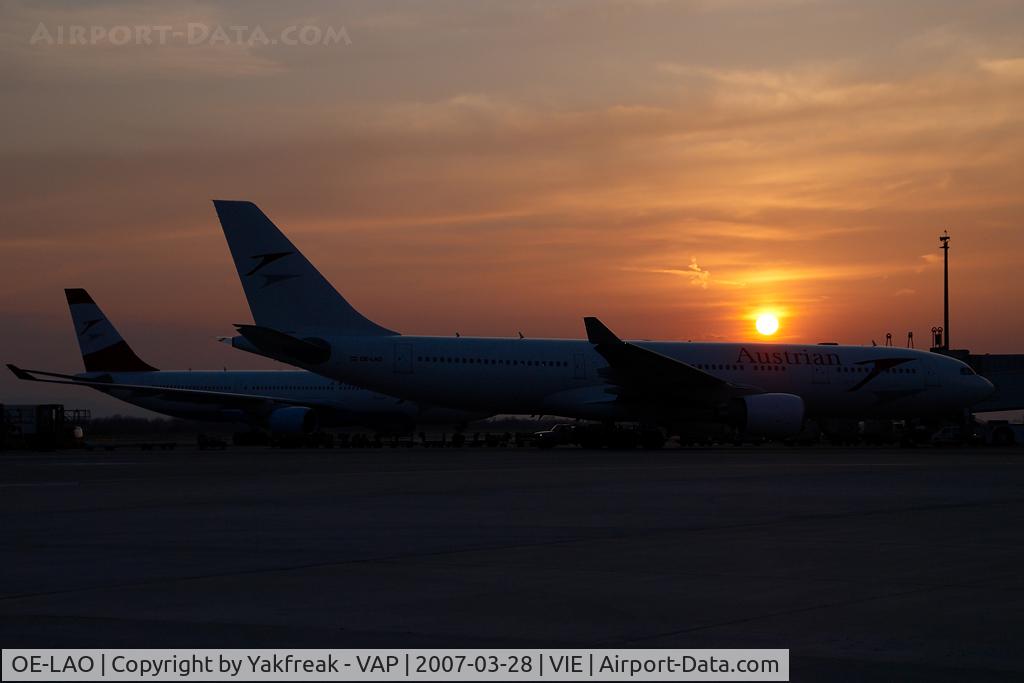 OE-LAO, 2000 Airbus A330-223 C/N 181, Korean Air Boeing 747-400