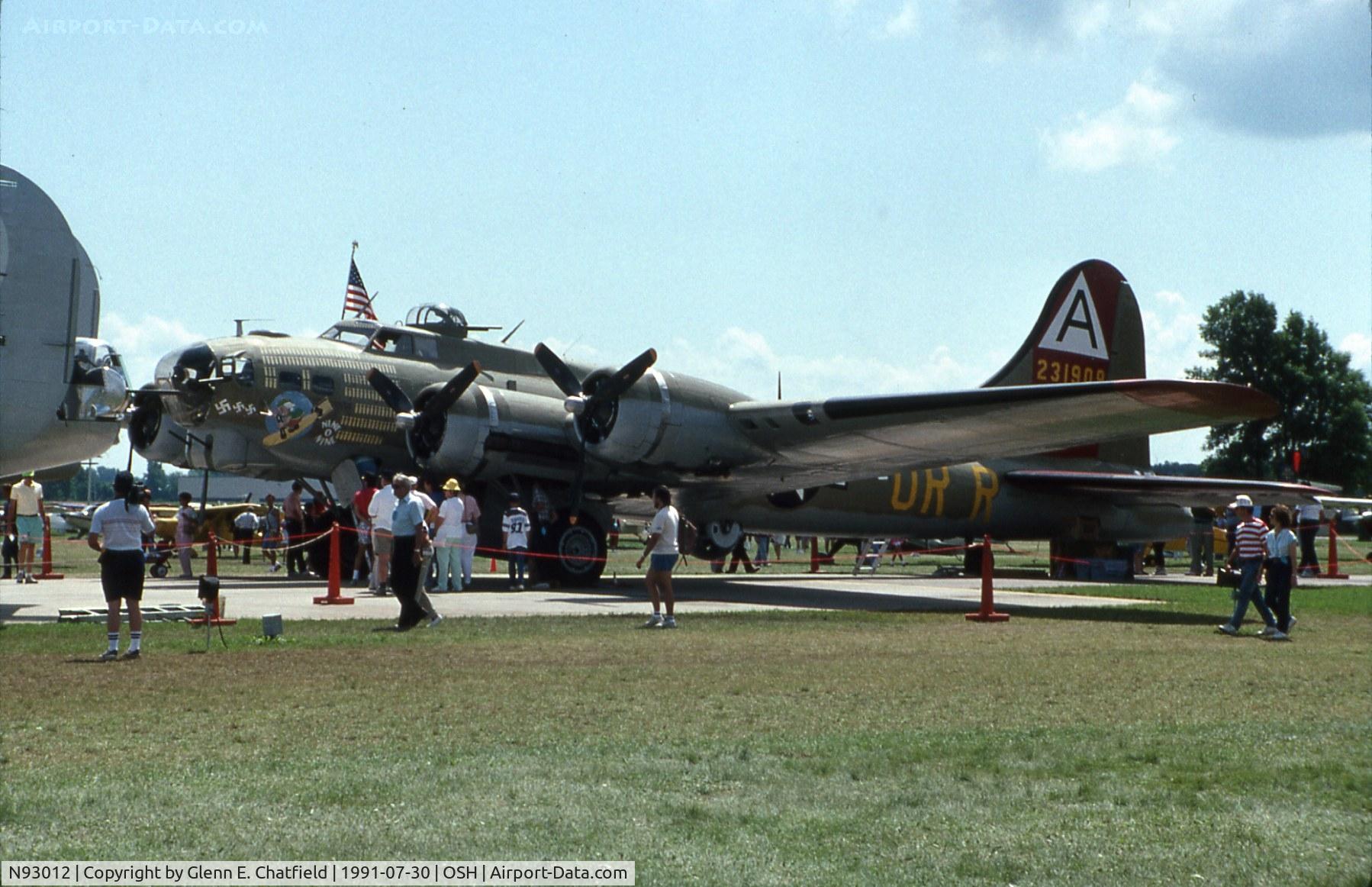 N93012, 1944 Boeing B-17G-30-BO Flying Fortress C/N 32264, On display at the EAA Fly In