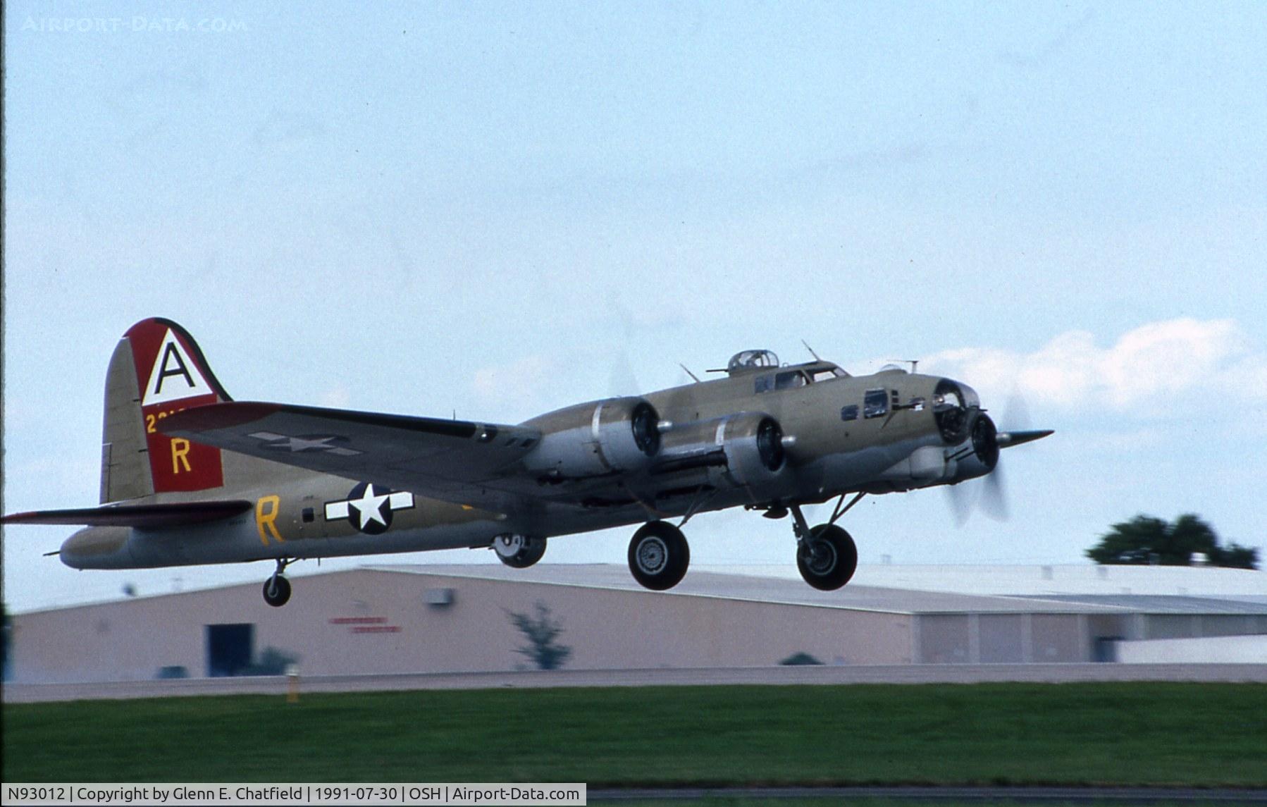 N93012, 1944 Boeing B-17G-30-BO Flying Fortress C/N 32264, Departure at the EAA Fly In