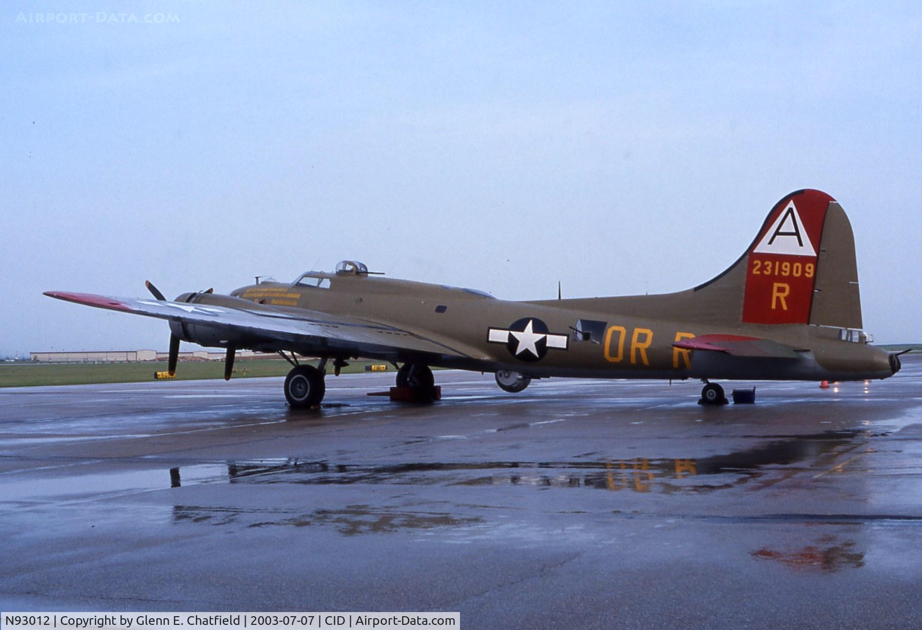 N93012, 1944 Boeing B-17G-30-BO Flying Fortress C/N 32264, On the ramp after a rain