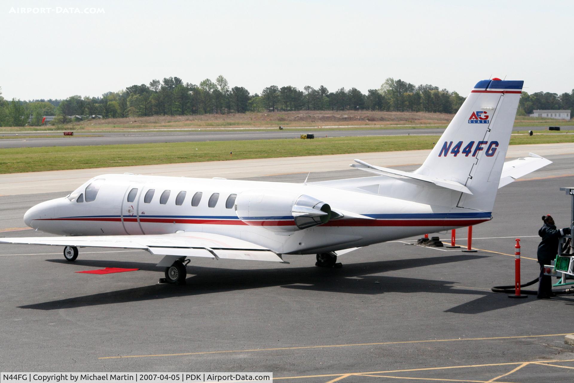 N44FG, 1998 Cessna 560 C/N 560-0470, Tied down @ Mercury Air Center
