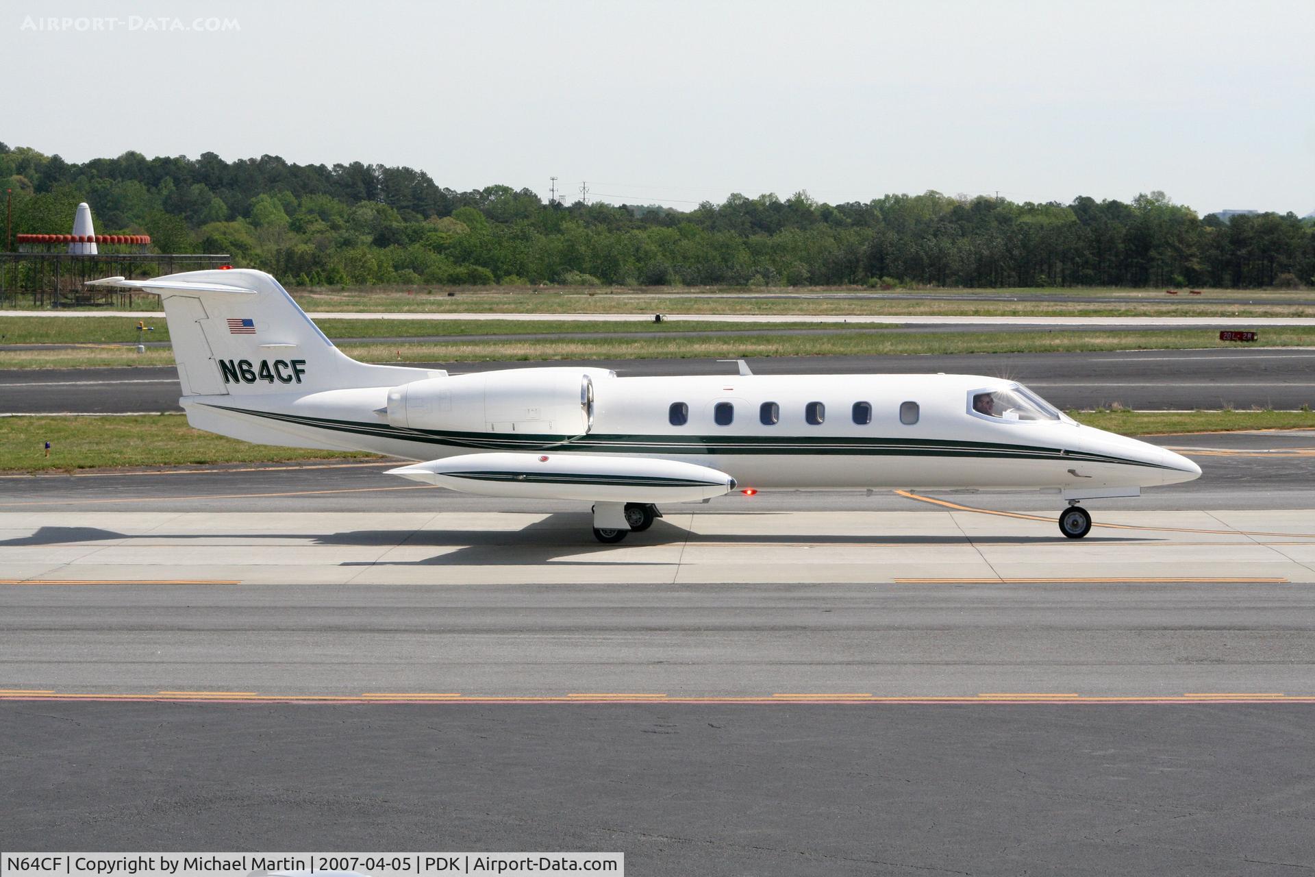 N64CF, 1982 Gates Learjet 35A C/N 461, Taxing to Runway 2R