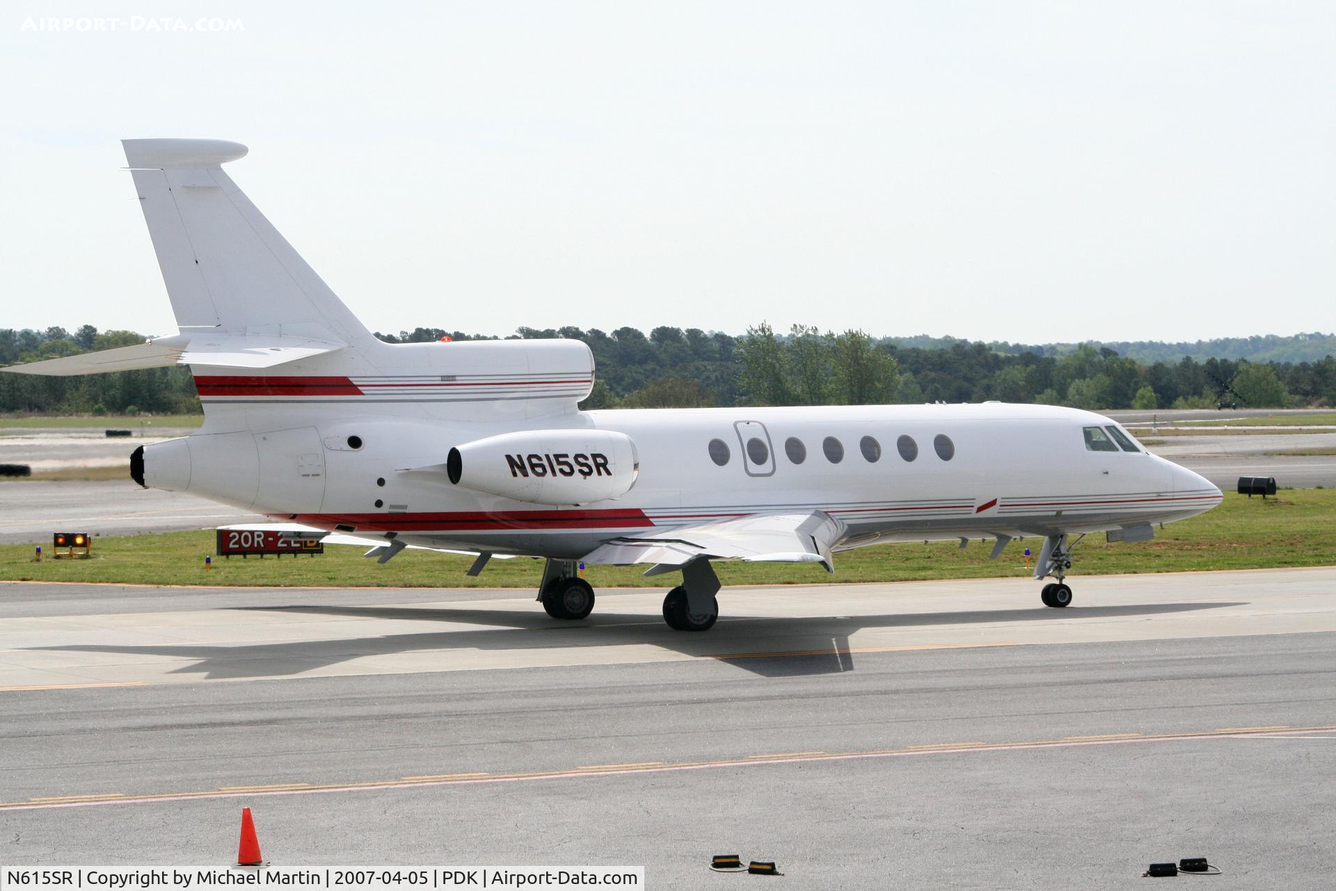 N615SR, 2000 Dassault Mystere Falcon 50 C/N 298, Taxing to Mercury Air Center