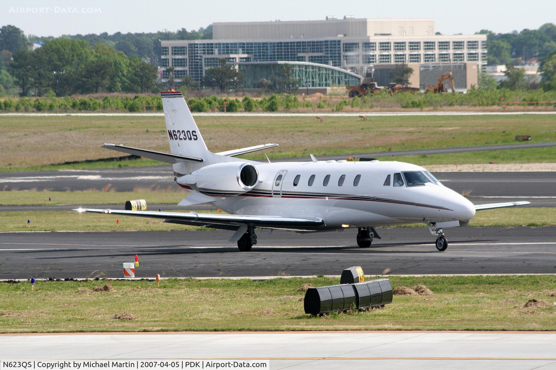 N623QS, 2002 Cessna 560XL Citation Excel C/N 560-5299, Execjet 623 taxing to Runway 2R