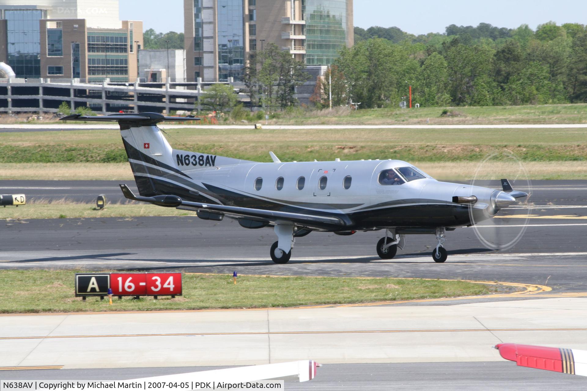 N638AV, 2005 Pilatus PC-12/45 C/N 638, Taxing to Epps Air Service