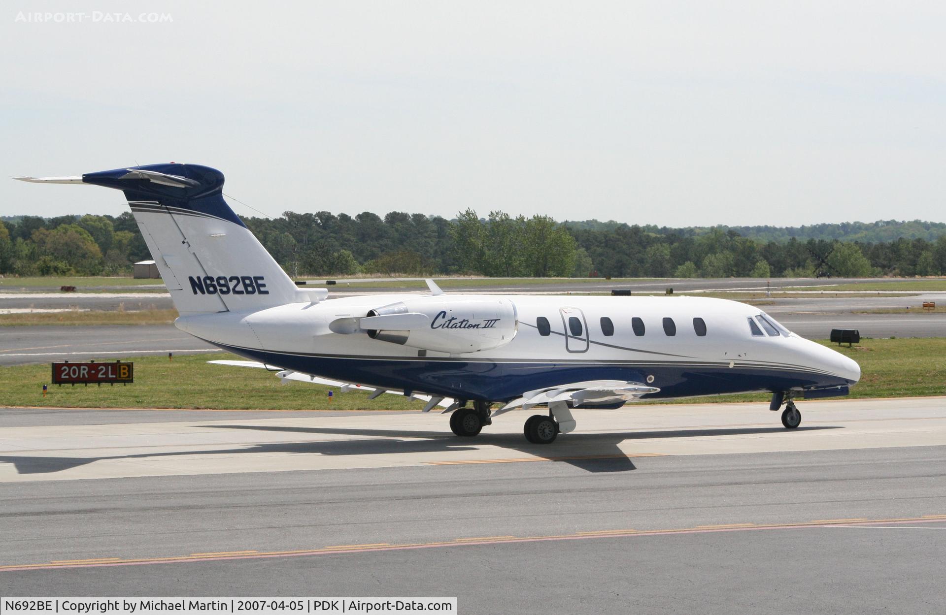 N692BE, 1985 Cessna 650 Citation C/N 650-0092, Taxing to Runway 2R