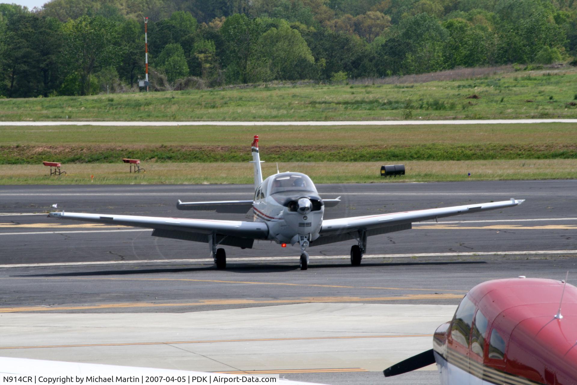N914CR, Raytheon Aircraft Company G36 C/N E-3703, Head On View