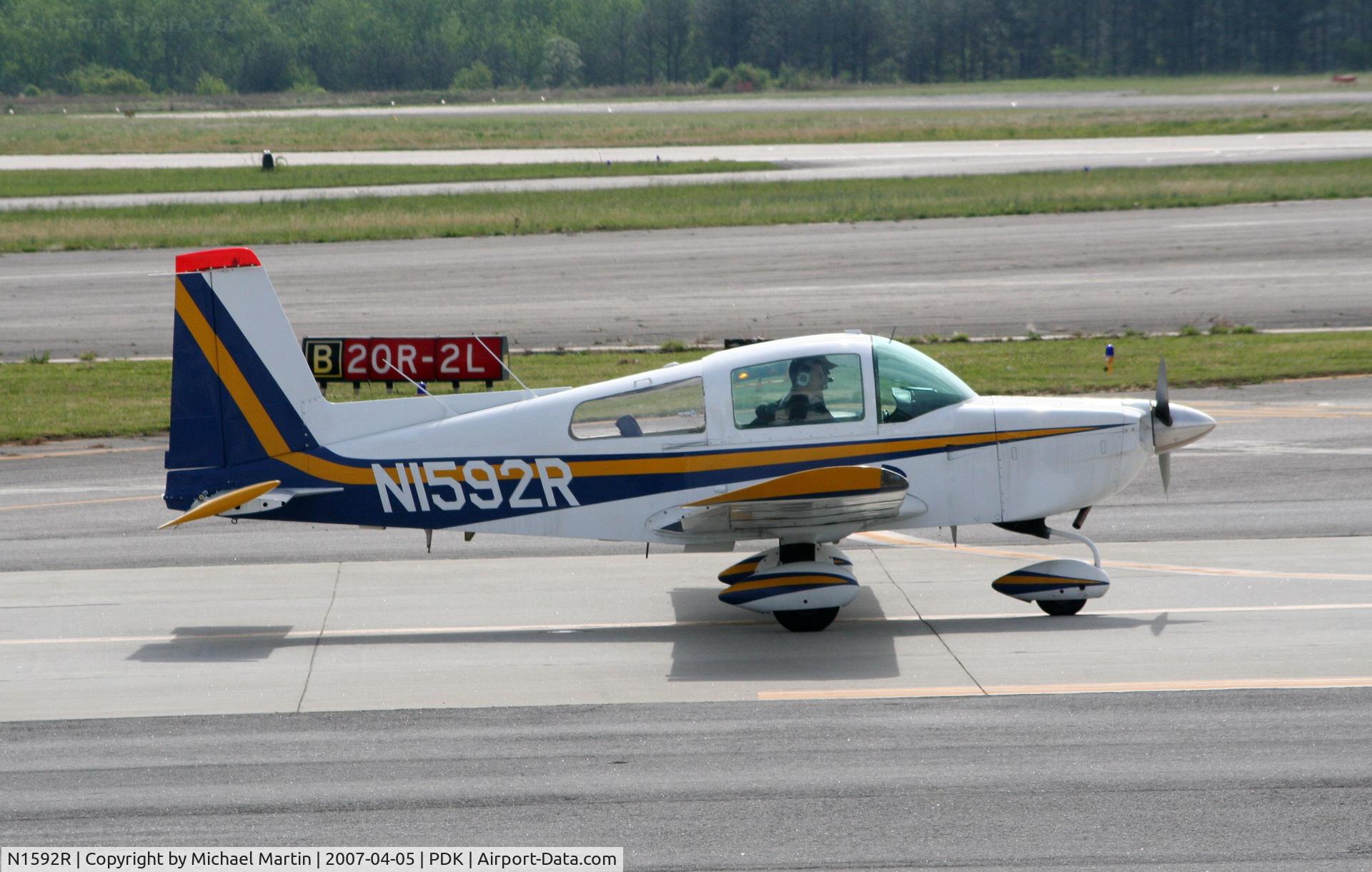 N1592R, 1975 Grumman American AA-5B Tiger C/N AA5B-0092, Taxing to Runway 2L