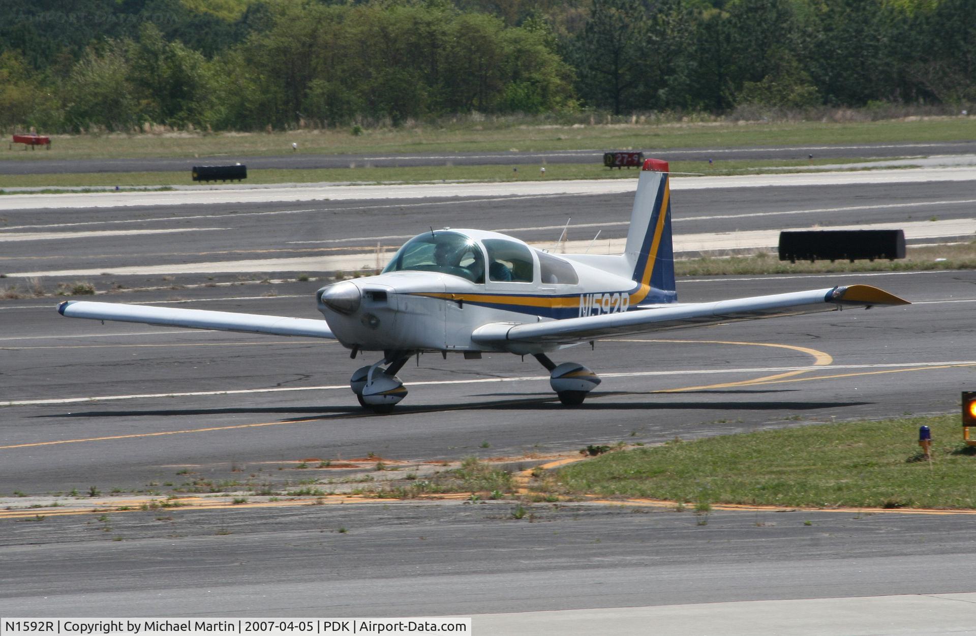 N1592R, 1975 Grumman American AA-5B Tiger C/N AA5B-0092, Taxing back from flight