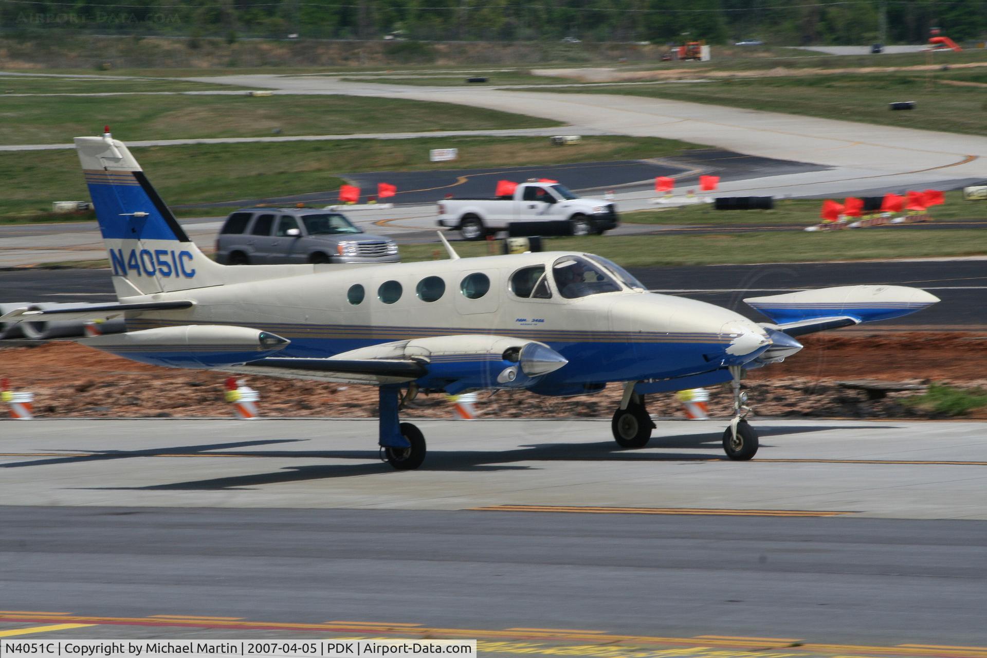 N4051C, 1980 Cessna 340A C/N 340A0995, Taxing past on going construction