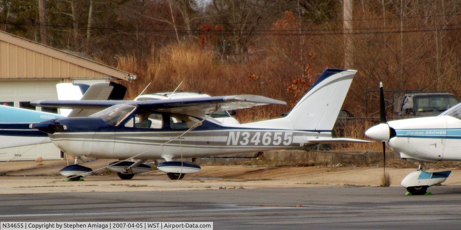 N34655, 1973 Cessna 177B Cardinal C/N 17701925, Cardinal on the ramp.