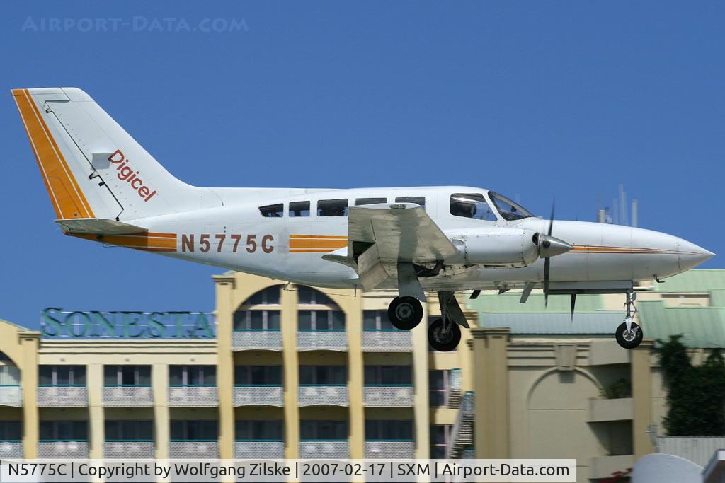 N5775C, 1979 Cessna 402C Businessliner C/N 402C0040, visitor