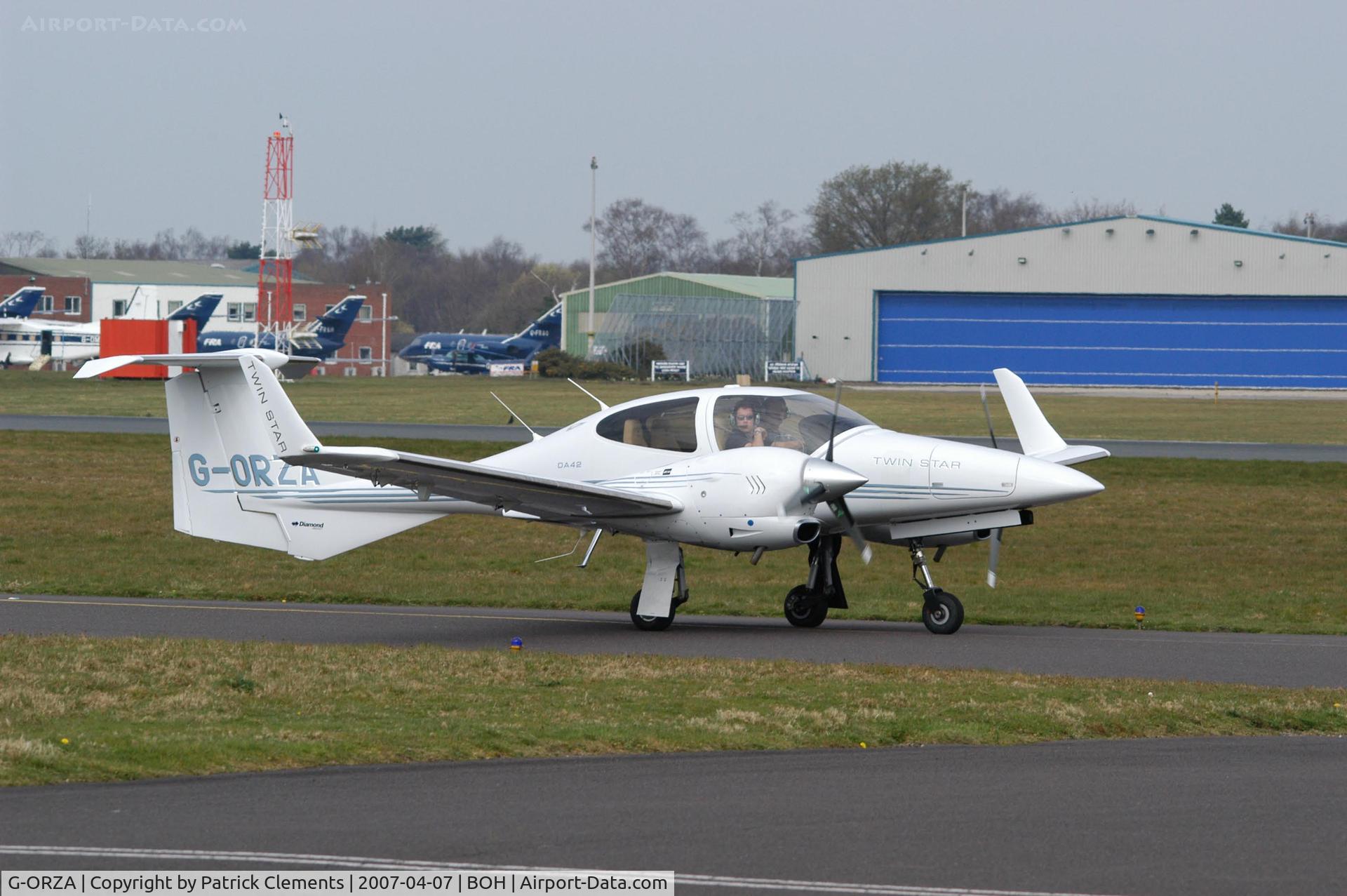 G-ORZA, 2005 Diamond DA-42 Twin Star C/N 42.062, TWIN STAR ?