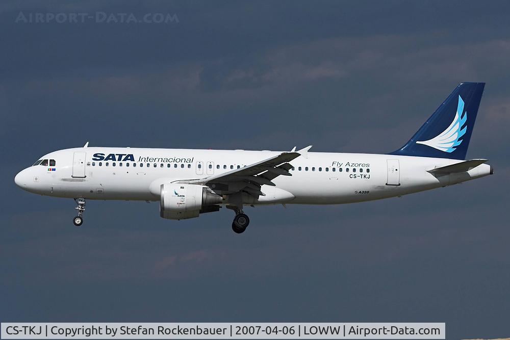 CS-TKJ, 1998 Airbus A320-212 C/N 795, SATA Internacional.