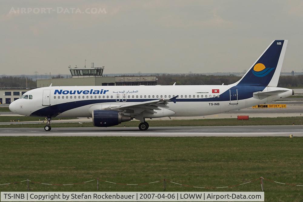 TS-INB, 2000 Airbus A320-214 C/N 1175, Lining up on RWY 29
