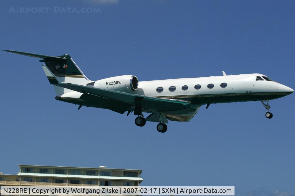 N228RE, 2001 Gulfstream Aerospace G-IV C/N 1438, visitor