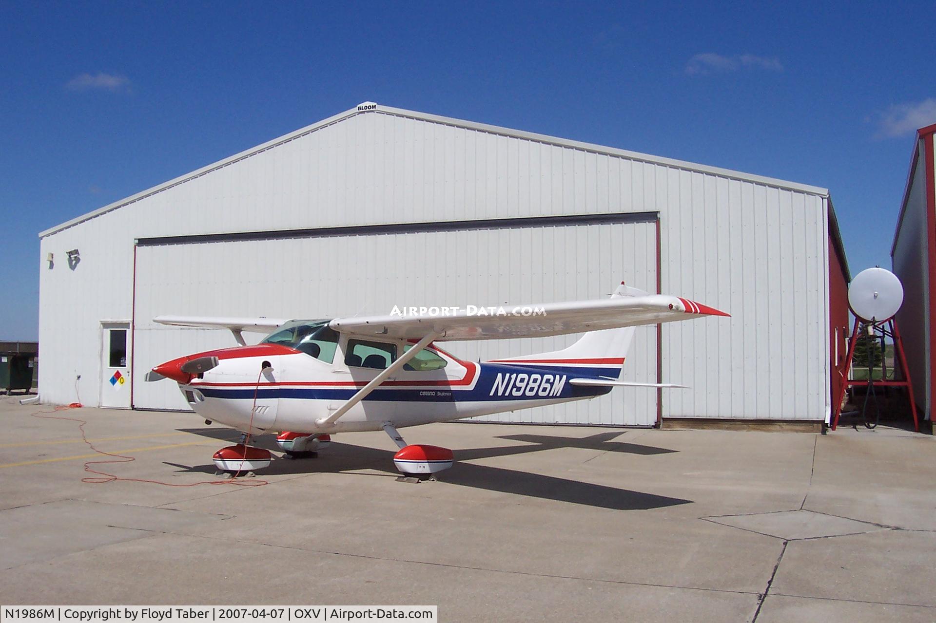 N1986M, 1976 Cessna 182P Skylane C/N 18264515, Spending the Day at Knoxville