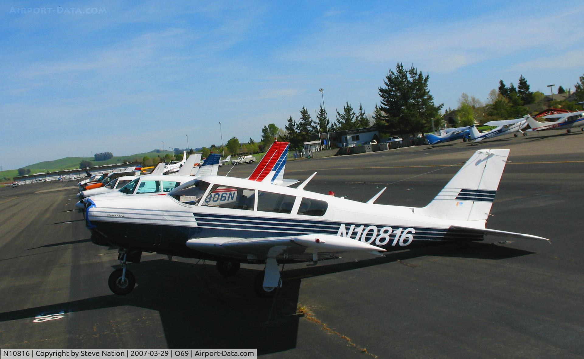 N10816, 1968 Piper PA-24-260 Comanche C/N 24-4753, 1968 Piper PA-24-260 resting on its tail @ Petaluma, CA