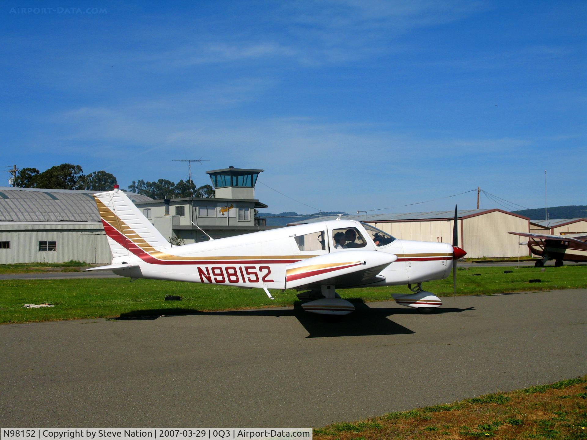 N98152, 1969 Piper PA-28-140 C/N 28-26077, 1969 Piper PA-28-140 visiting from Visalia @ Schelleville Airport (Sonoma), CA