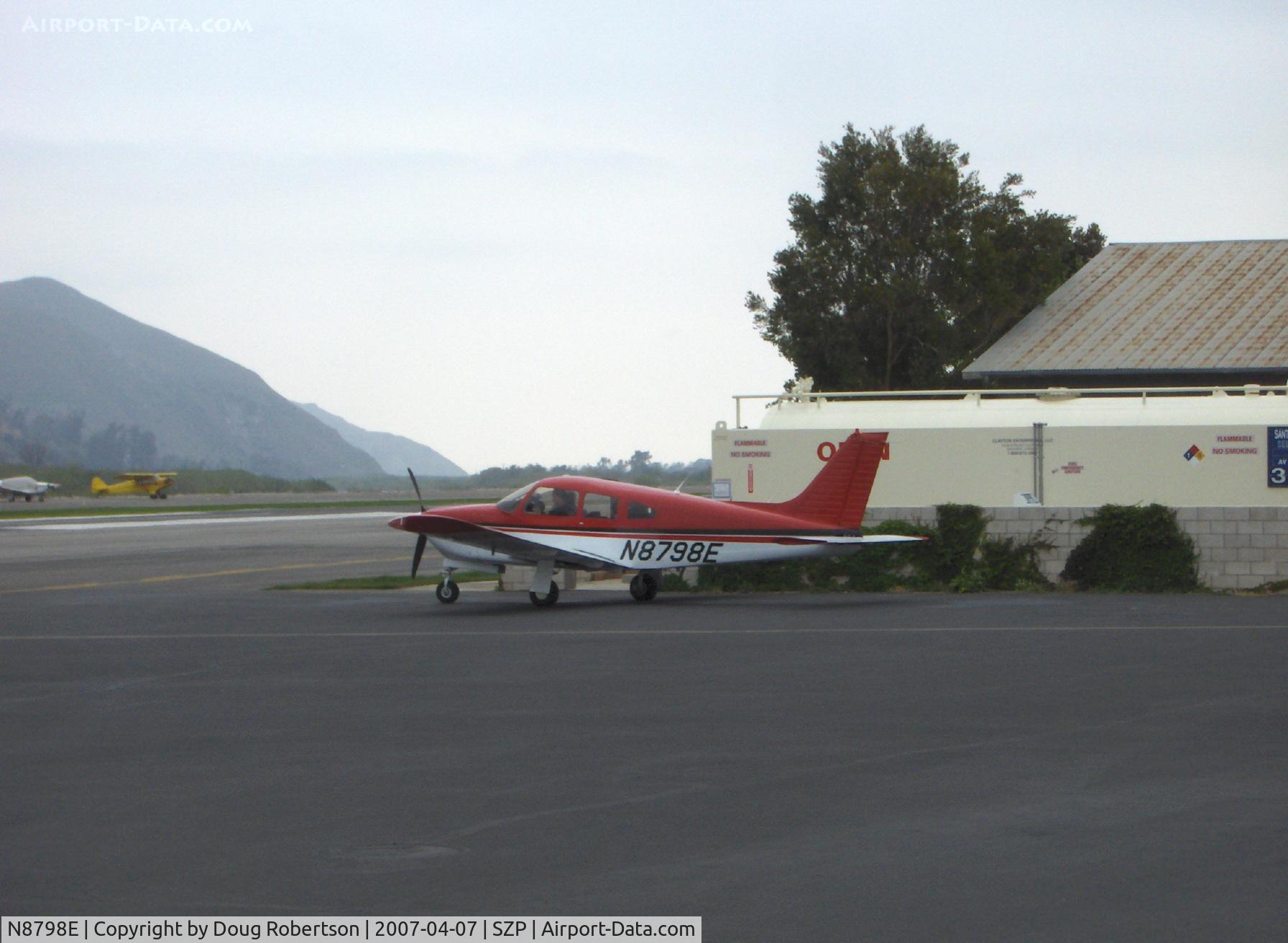 N8798E, 1976 Piper PA-28R-200 Cherokee Arrow II C/N 28R-7635215, 1976 Piper PA-28R-200 ARROW II, Lycoming O&VO-360 200 Hp, refueling