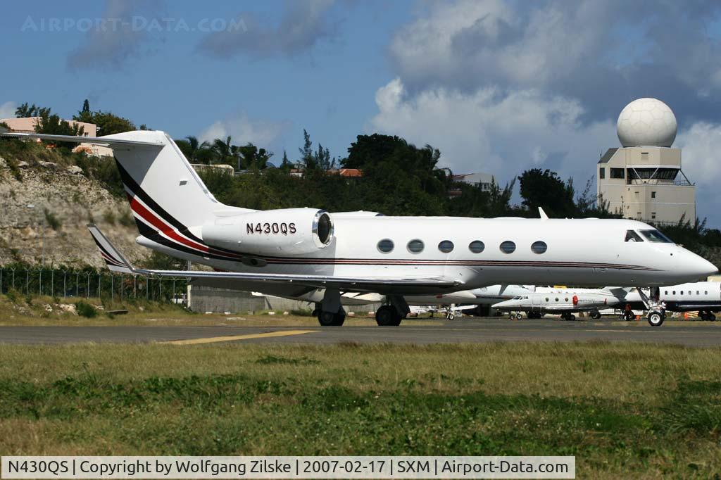 N430QS, 2005 Gulfstream Aerospace GIV-X (G450) C/N 4021, visitor