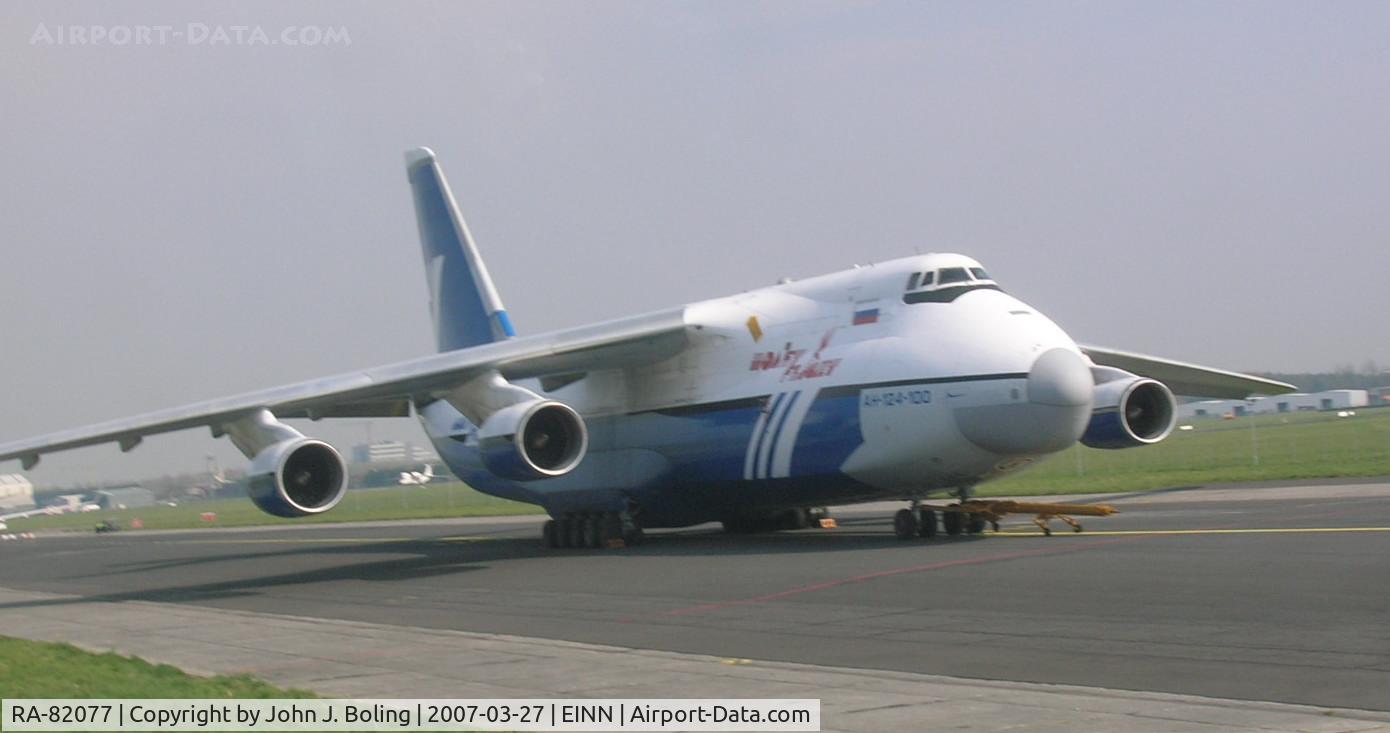 RA-82077, 1995 Antonov An-124-100 Ruslan C/N 9773054459151/0709, AN-124-100 at Shannon Ireland