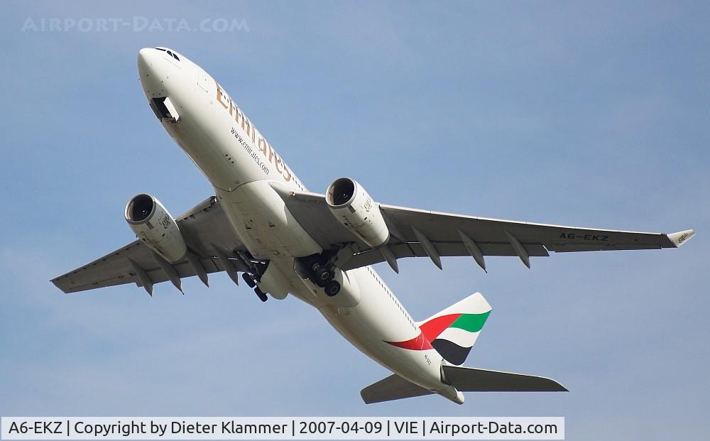 A6-EKZ, 2000 Airbus A330-243 C/N 345, Emirates A330-243