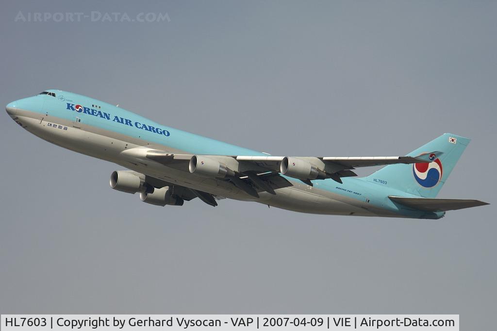 HL7603, 2005 Boeing 747-4B5F/ER/SCD C/N 34302, climb out @ 29