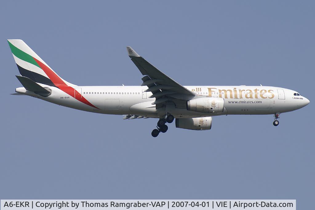 A6-EKR, 1999 Airbus A330-243 C/N 251, Emirates Airbus A330-200