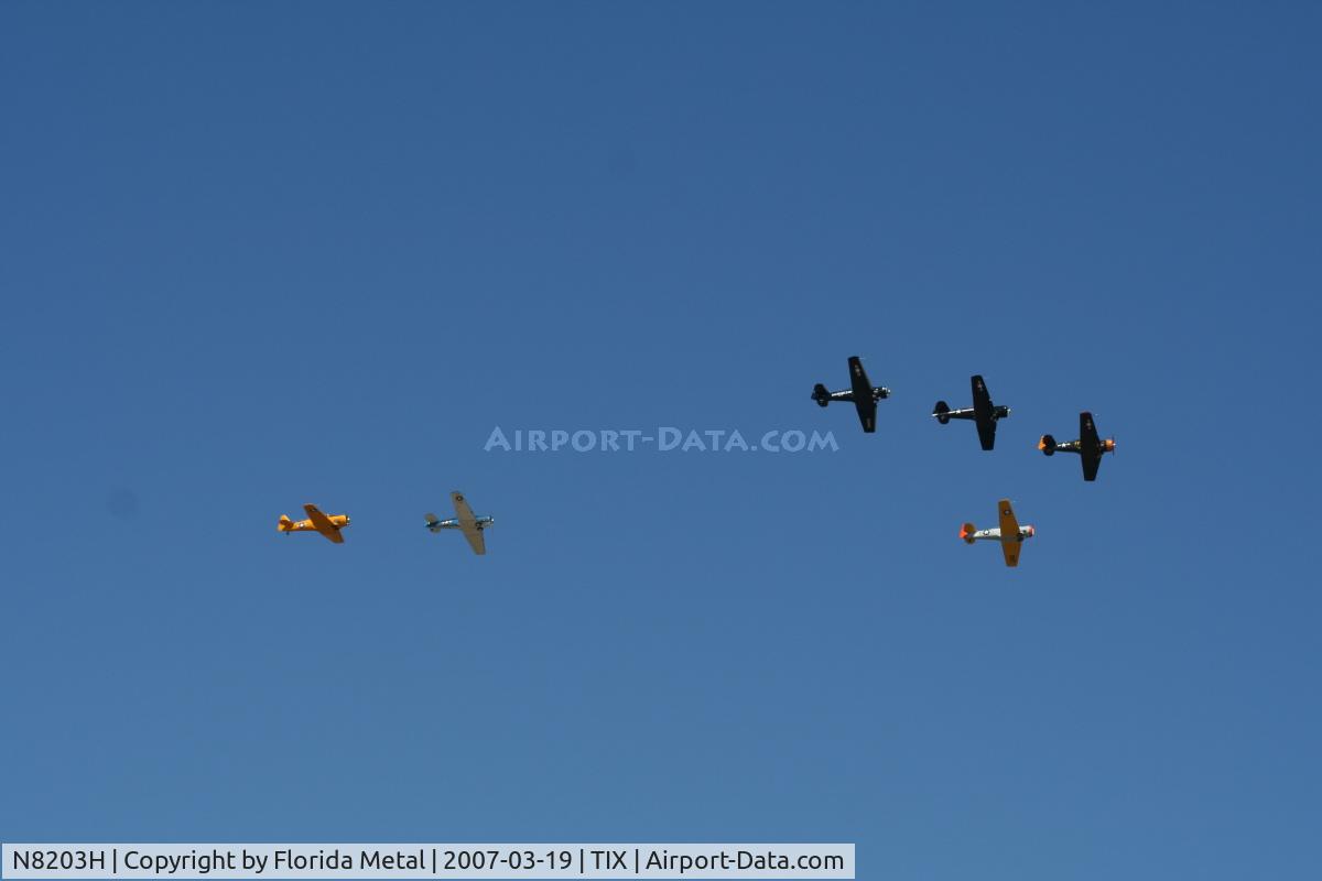 N8203H, 1960 North American T-6G Texan C/N 168-345, T-6 Formation