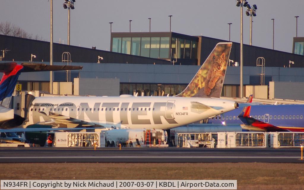 N934FR, 2004 Airbus A319-111 C/N 2287, So happy that FFT added BDL-DEN. This one ready to push.