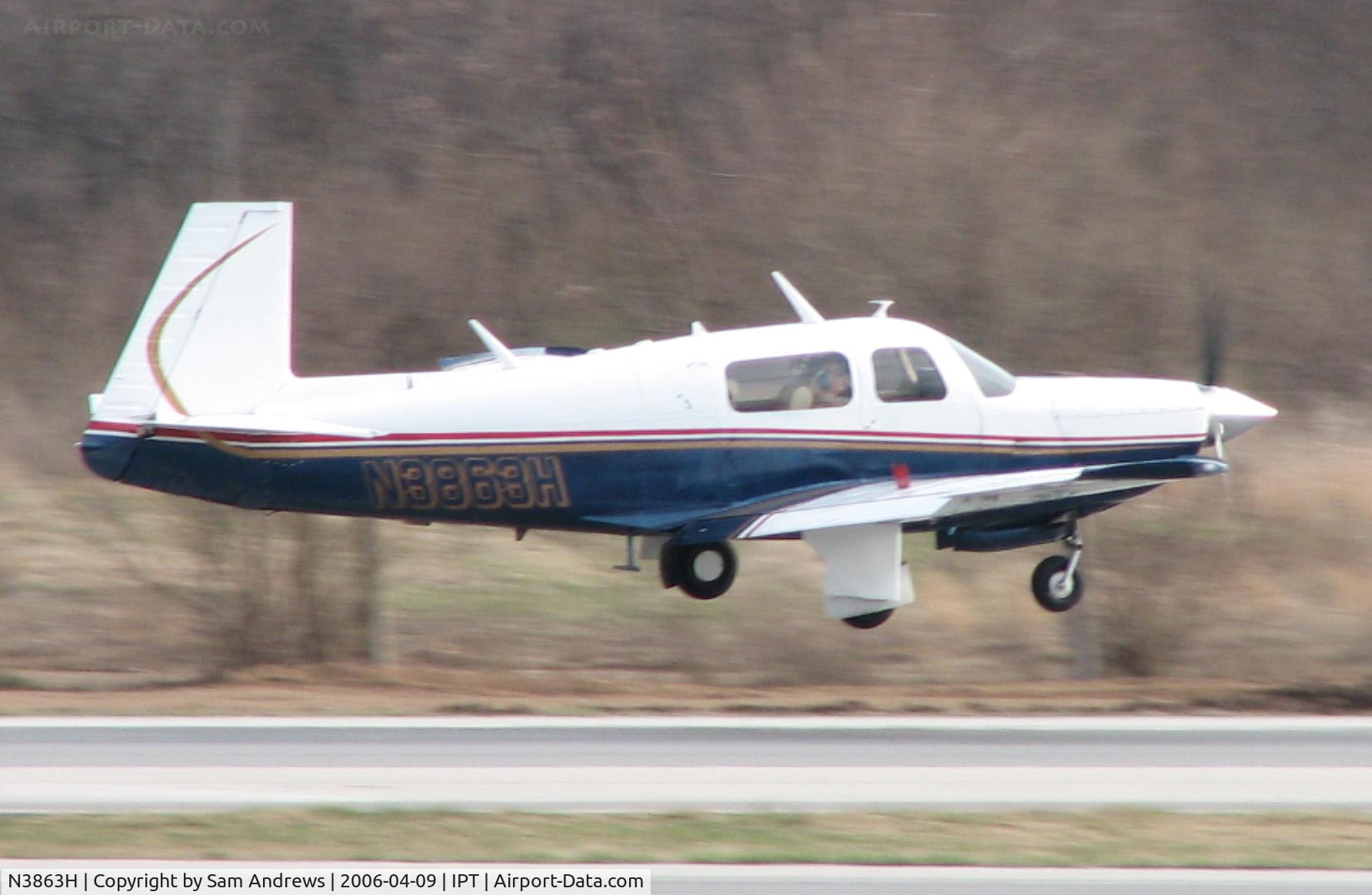 N3863H, 1980 Mooney M20J 201 C/N 24-0965, Just abit closer to the runway