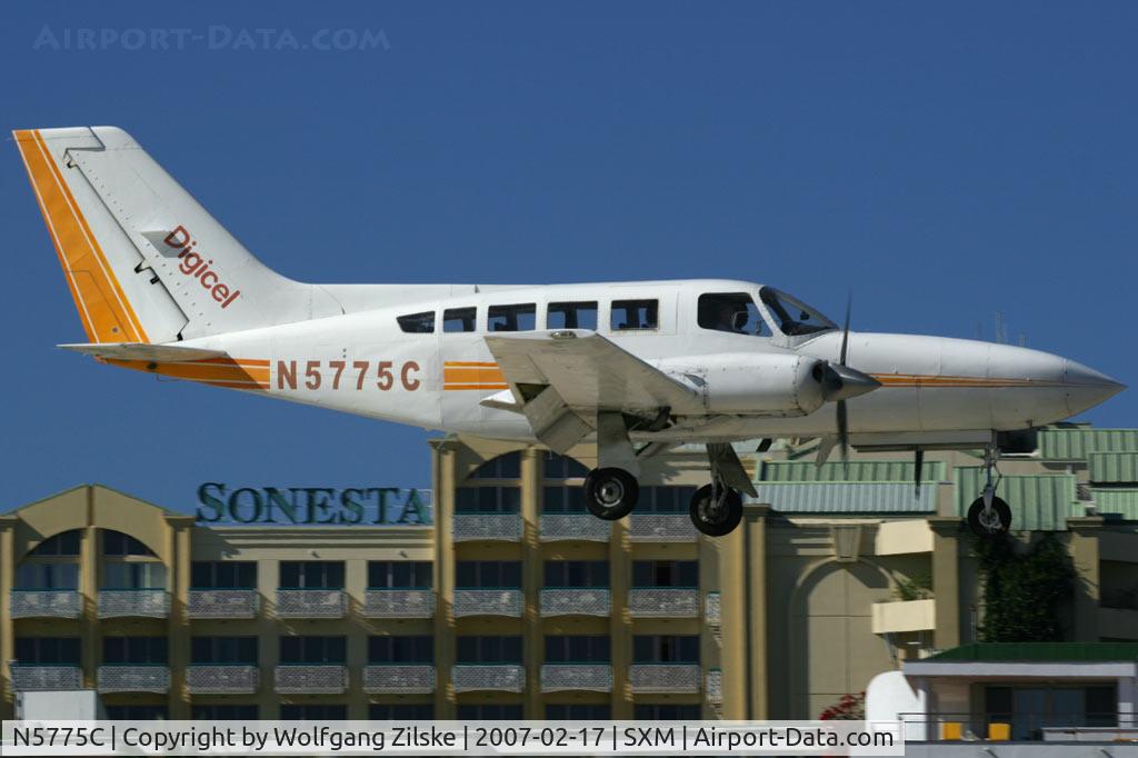 N5775C, 1979 Cessna 402C Businessliner C/N 402C0040, visitor