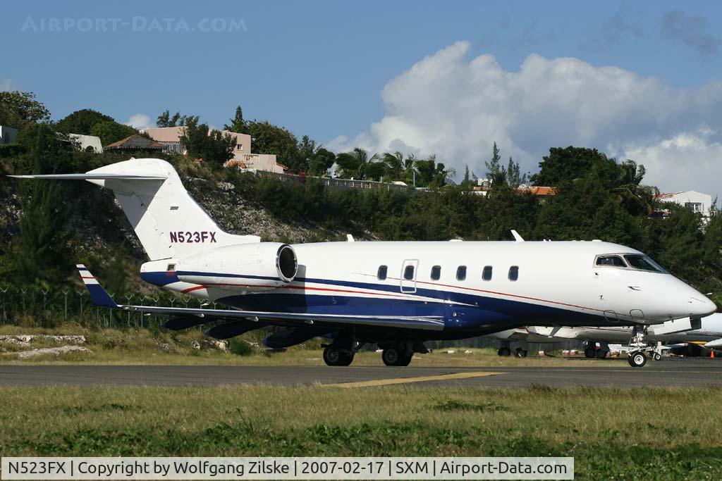 N523FX, 2005 Bombardier Challenger 300 (BD-100-1A10) C/N 20074, visitor