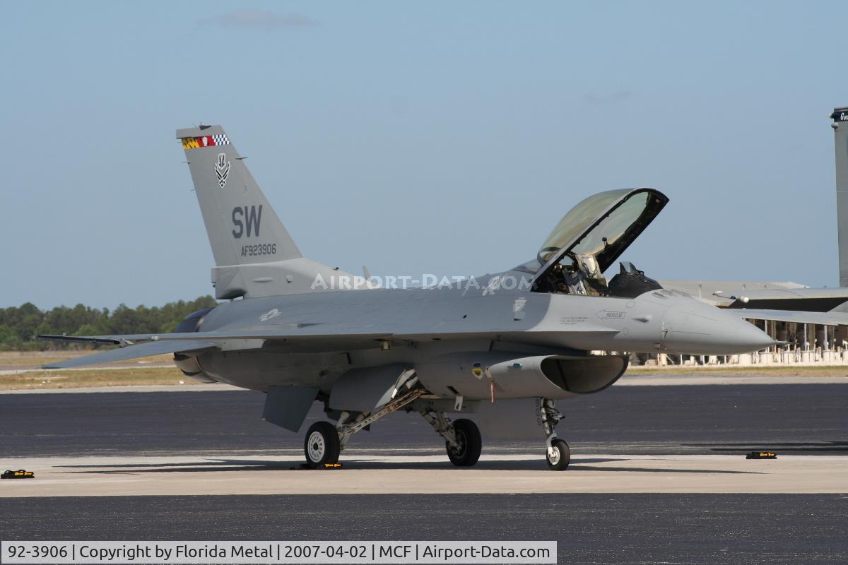 92-3906, 1992 Lockheed F-16CJ Fighting Falcon C/N CC-148, F-16