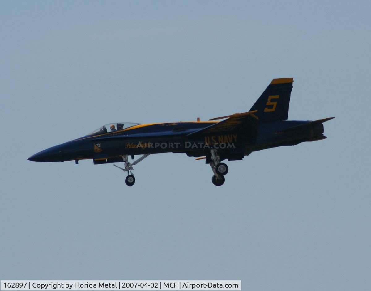 162897, McDonnell Douglas F/A-18A Hornet C/N 0450/A370, Blue Angels #5