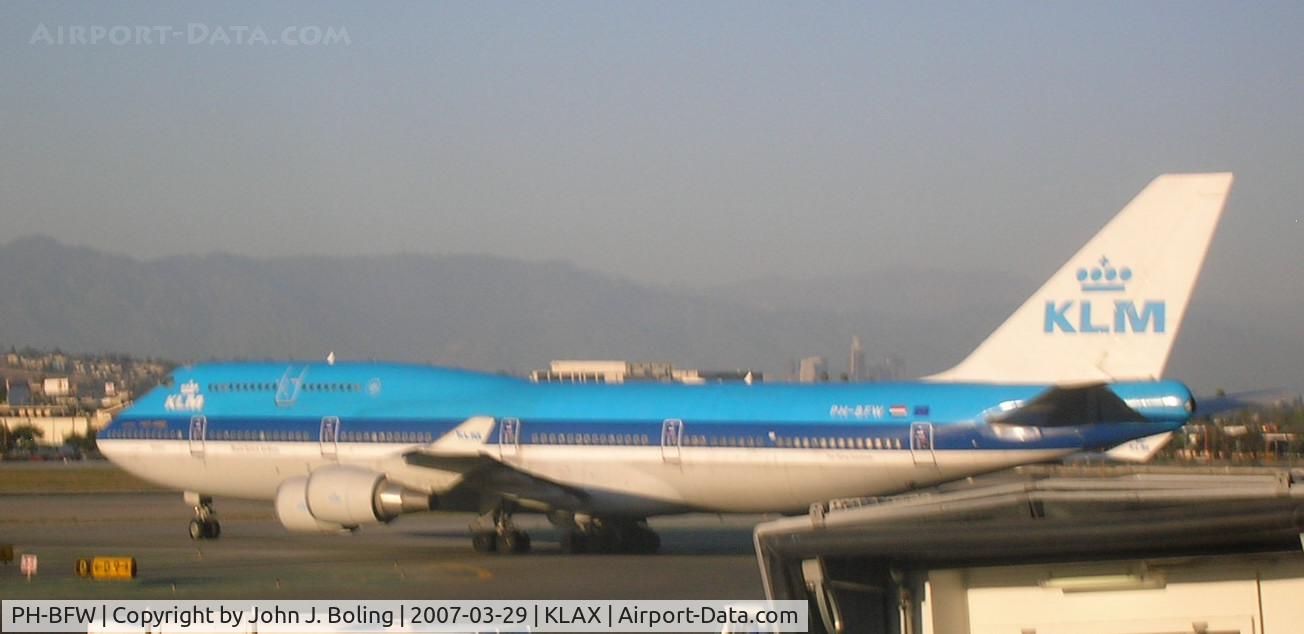 PH-BFW, 2000 Boeing 747-406BC C/N 30454, KLM 747 taxi out at LAX