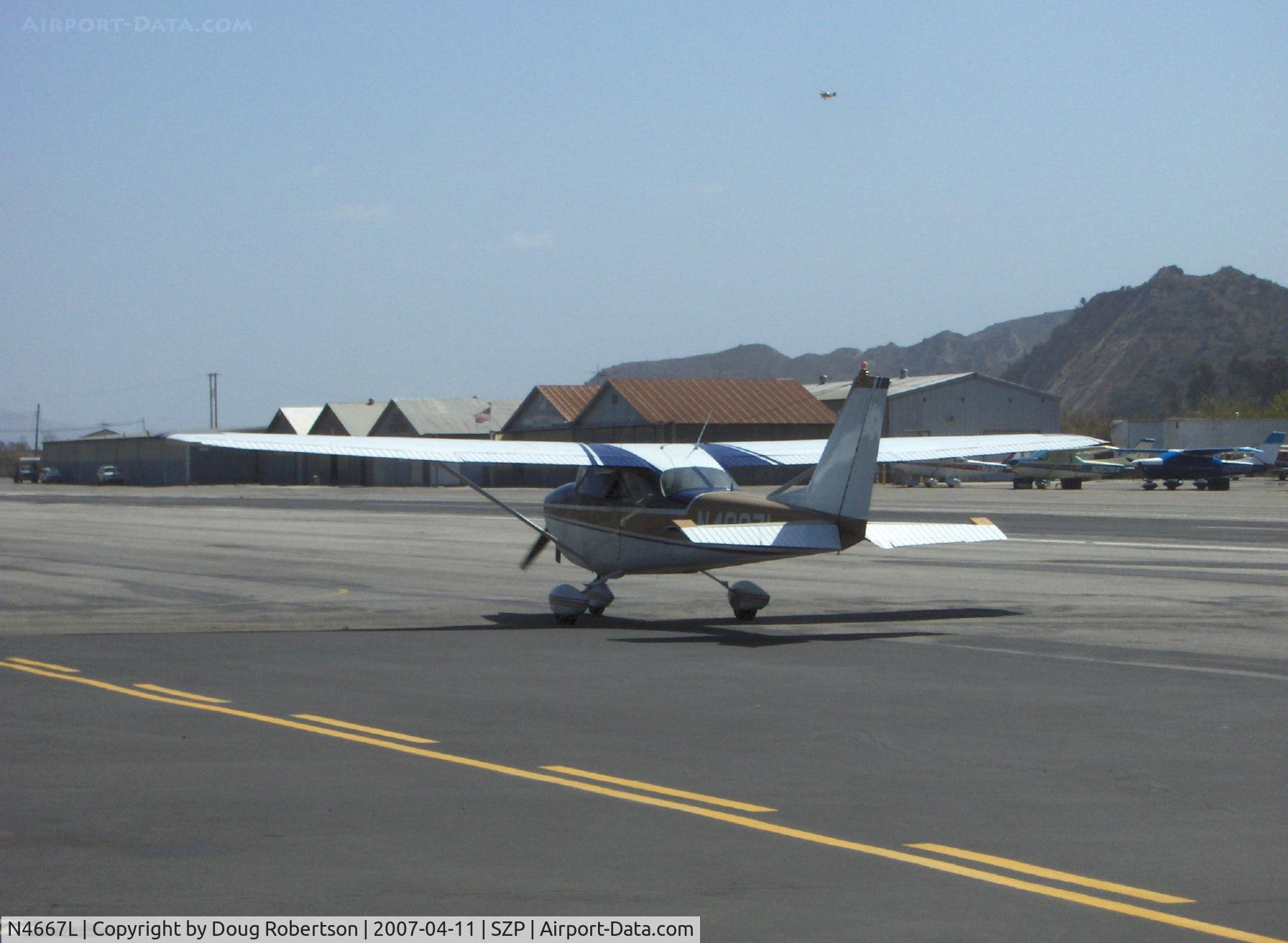 N4667L, 1966 Cessna 172G C/N 17254662, 1966 Cessna 172G, Continental O-300 145 Hp, taxi