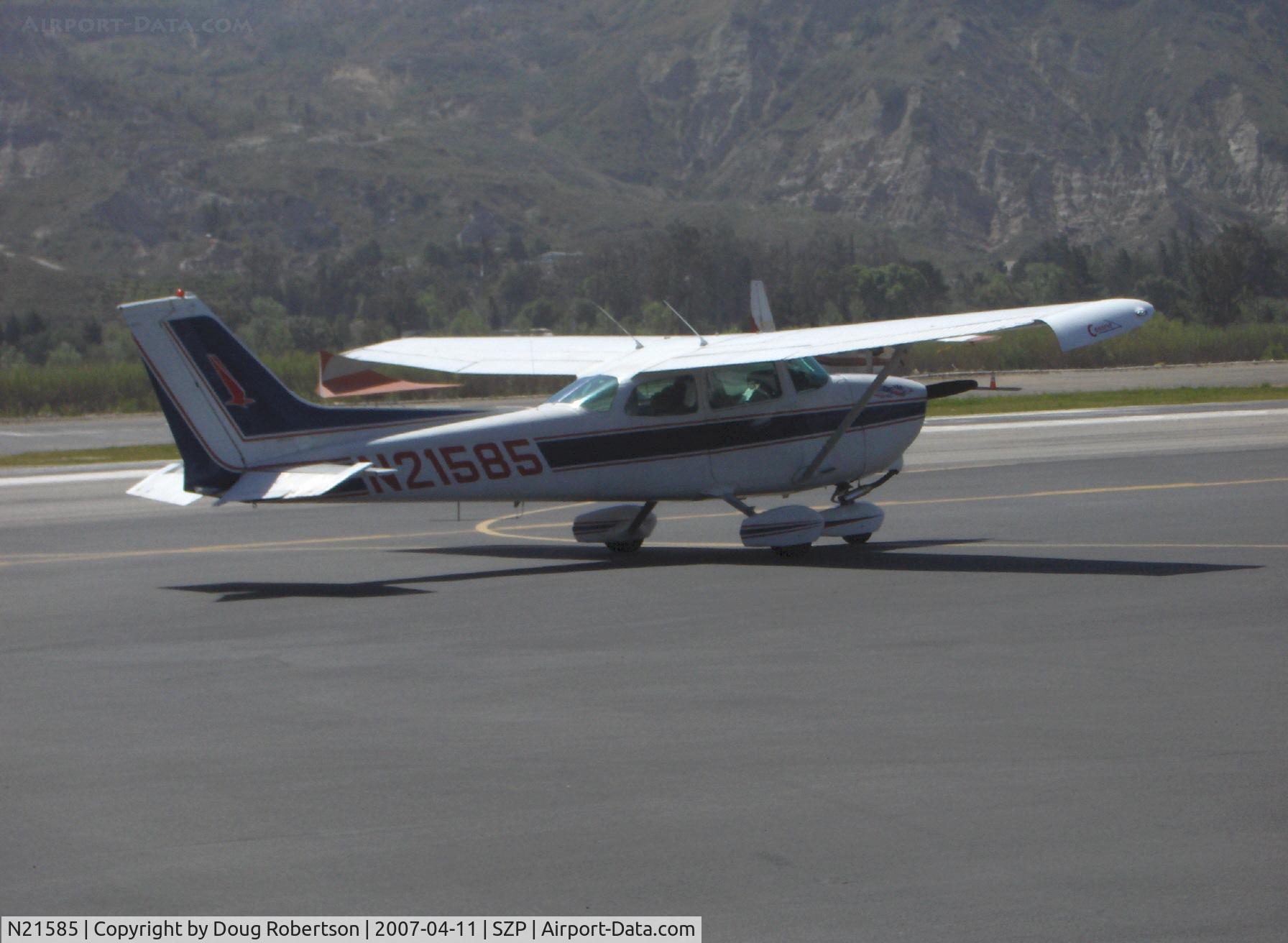 N21585, 1974 Cessna 172M C/N 17263978, 1974 Cessna 172M, Lycoming O-320-E2D 150 Hp, taxi